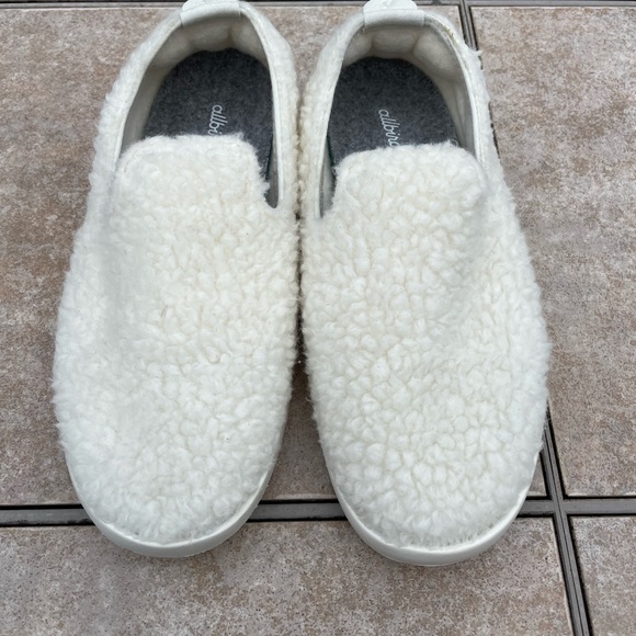 Allbirds Wool Lounger Fluffs in Natural White - Picture 4 of 12